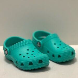 Kids Aqua Iconic Crocs size 7 toddler
